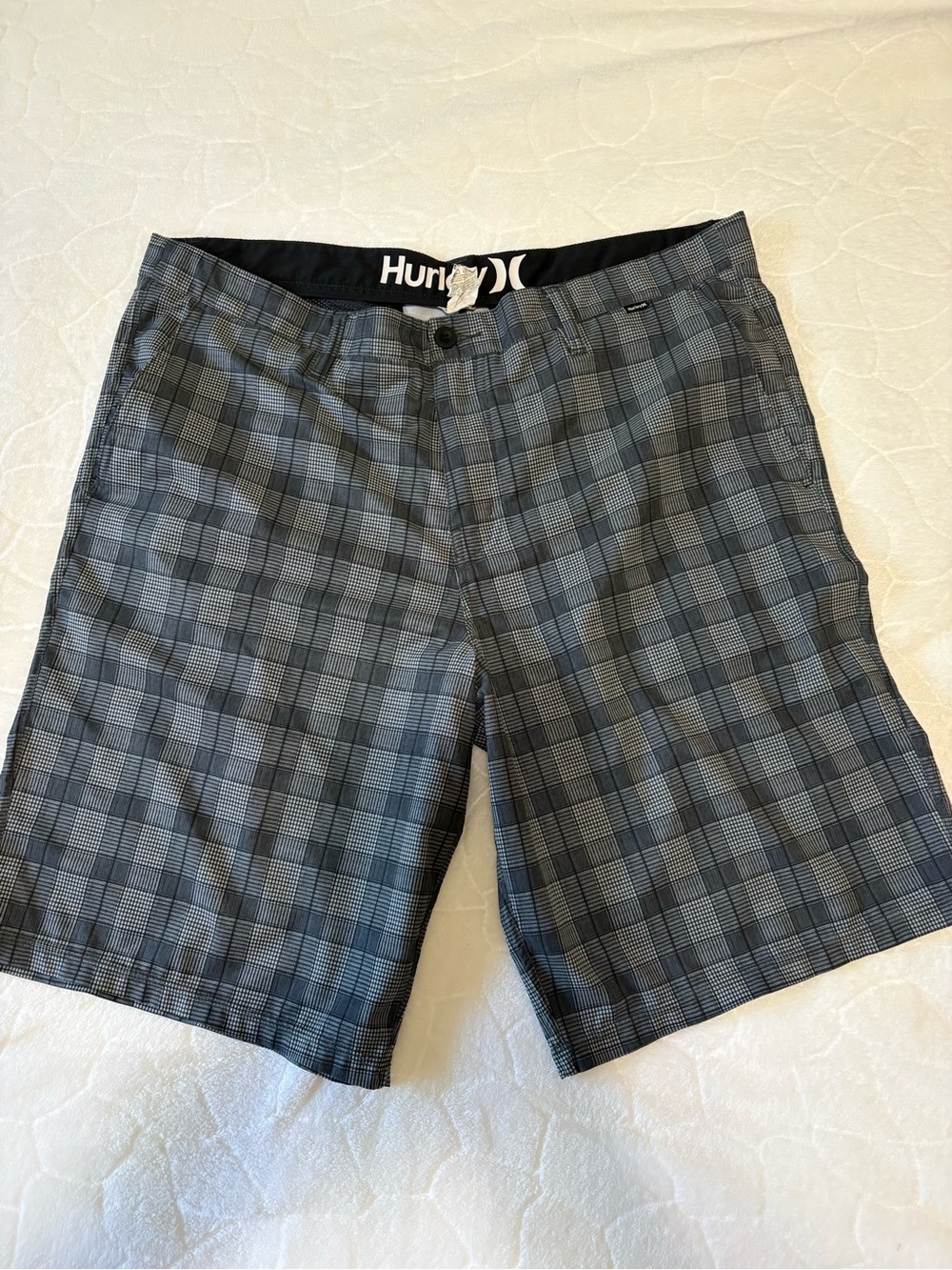 Hurley Men’s Black and Gray Plaid Flat-Front Shorts